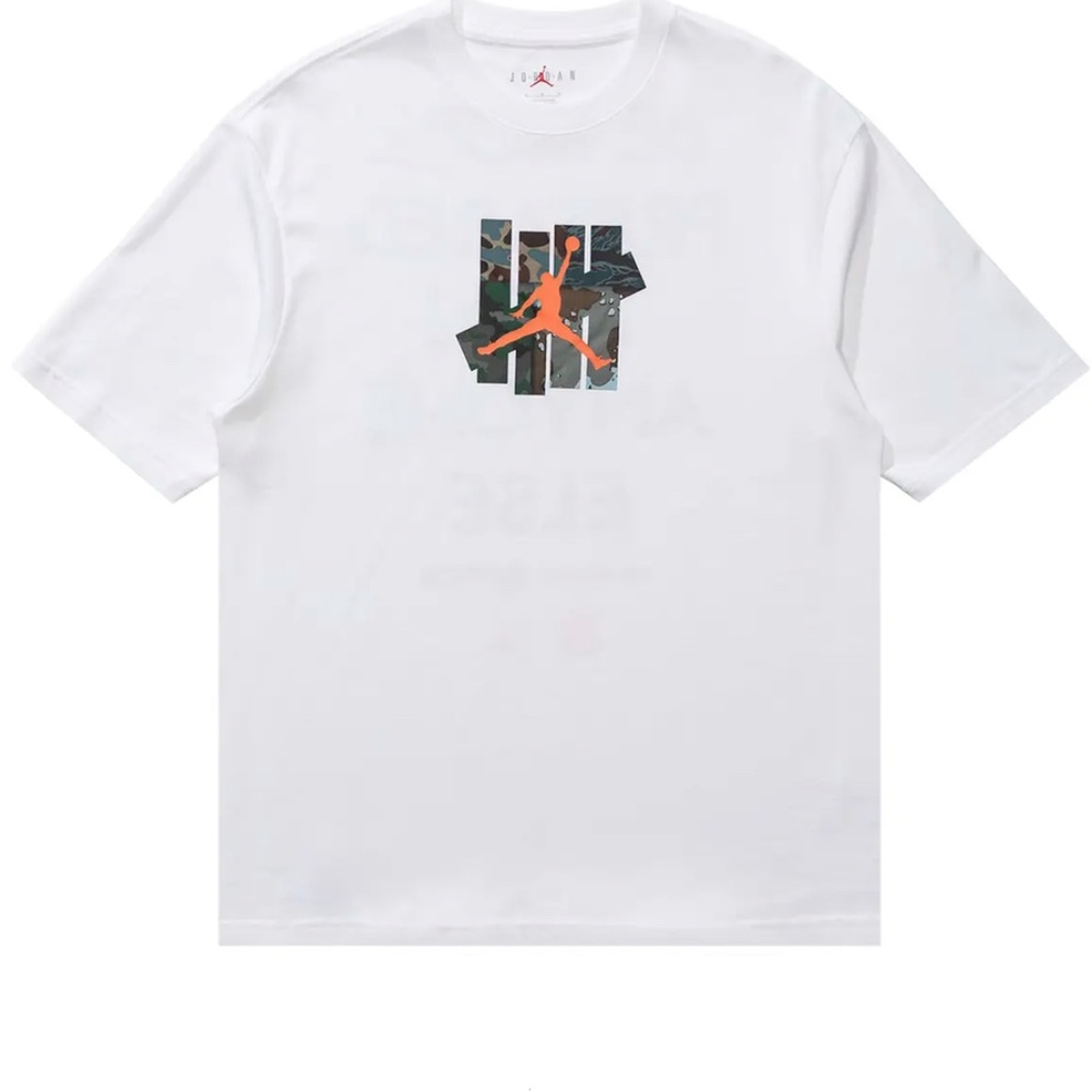 Air Jordan x UNDEFEATED  Strikes T-shirt size Large
